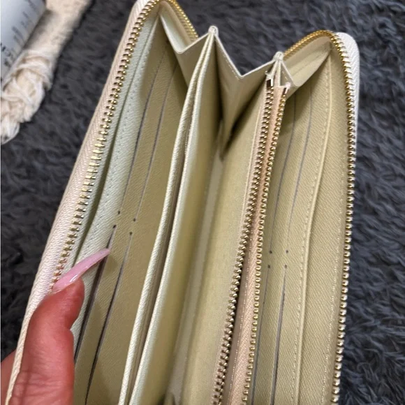 Louis Vuitton Damier Azur Zippy Wallet - Picture 3 of 9